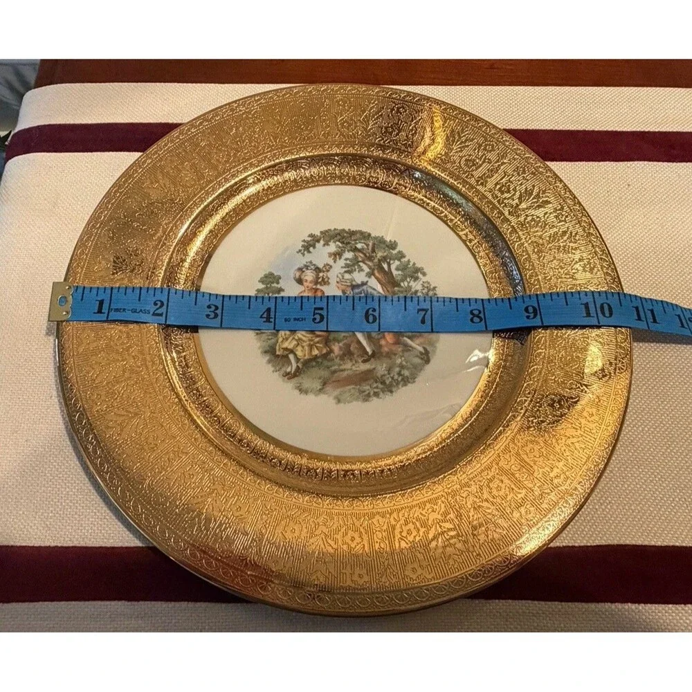 VTG La Petite China LP5 Dinner Plate 22K Gold Rim with Center Courting Couple